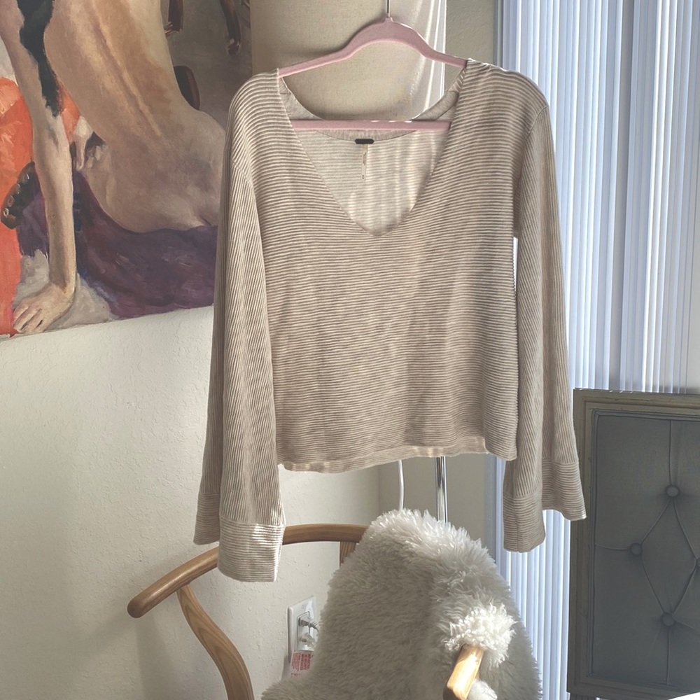 FREE PEOPLE - super soft neutral sweater